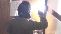 פעילות כוחות הביטחון לאיטום בית המחבל חוסיין קראקע שביצע את פיגוע הדריסה בשכונת רמות (צילום: דוברות המשטרה)