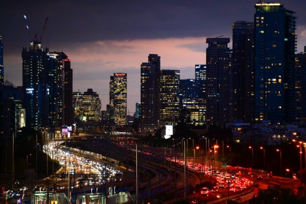 נתיבי איילון בתל אביב (צילום: אור גואטה)