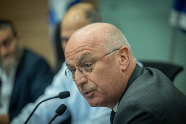 המפקח על הבנקים, יאיר אבידן, בדיון בוועדת הכלכלה של הכנסת (צילום: יונתן זינדל/ פלאש90)