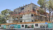 בניין בתהליך התחדשות עירונית בירושלים (צילום: אור גואטה)