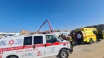 תאונת עבודה באופקים בה נפצע קשה עובד כבן 40 (צילום: תיעוד מבצעי מד״א)