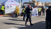 זירת הפיגוע ברמות (צילום: דוברות המשטרה)