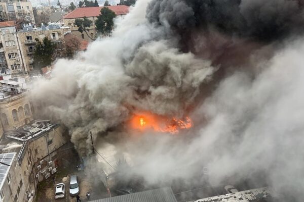 שריפה במרכז ירושלים (צילום: דוברות כיבוי והצלה)