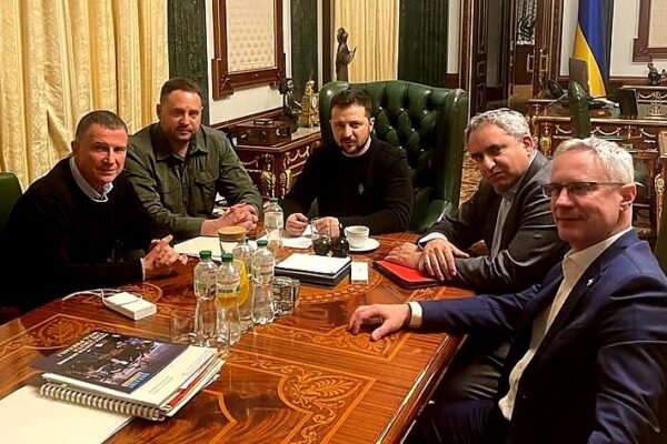 ולודימיר זלנסקי, נשיא אוקראינה, ח"כ יולי אדלשטיין וח"כ זאב אלקין בפגישה בלשכת זלנסקי