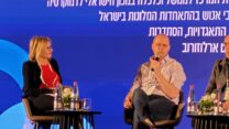 עמית בן צור (במרכז) בפאנל בנושא 'ההתפטרות השקטה' בכנס אילת לעבודה (צילום: שרית פרידמן)