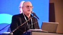 יו"ר אגף מרחבים בהסתדרות, אבי יחזקאל, בכנס אילת לעבודה (צילום: ארן דולב)