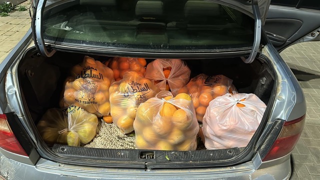 סחורה חקלאית שנגנבה ממושב איבים, ונתפסה ברכבו של תושב הנגב (צילום: דוברות המשטרה)