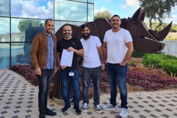 התאגדות עובדי מפעל דלתות רשפים באשקלון (צילום: דוברות ההסתדרות)