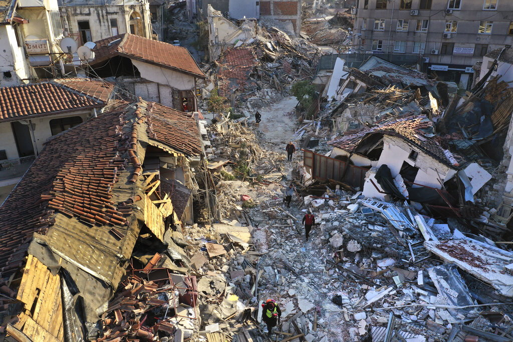 הרס באנטקיה שבטורקיה בעקבות רעידת האדמה (צילום: AP Photo)