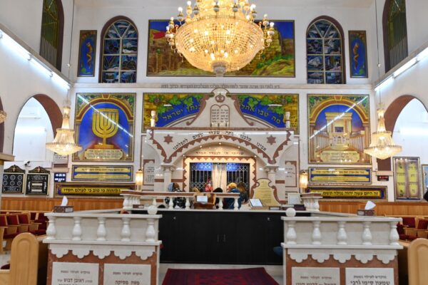 בית הכנסת בושאייף לעולי לוב, במושב זיתן. "המקום הזה מוכיח את עצמו בסגולות" (צילום: אור גואטה)