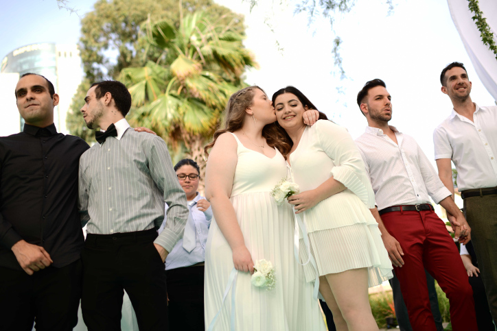 טקס נישואים ל-26 זוגות חד מיניים בתל אביב, במחאה על האיסור על נישואים חד מיניים בישראל, יוני 2019 (צילום: תומר נויברג / פלאש 90)