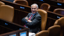 בנימין נתניהו במליאת הכנסת אחרי אישור החוקים (צילום: יונתן זינדל/פלאש 90)