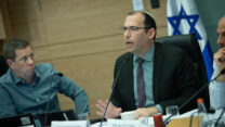 יו"ר ועדת החוקה שמחה רוטמן בדיון בוועדה (צילום: יונתן זינדל / פלאש 90)