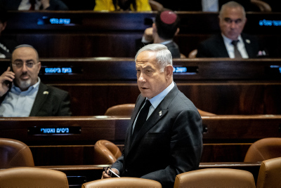 ראש הממשלה בנימין נתניהו בכנסת בהצבעה על חוק הנבצרות (יונתן זינדל/פלאש90) ראש הממשלה בנימין נתניהו בכנסת (יונתן זינדל/פלאש90)