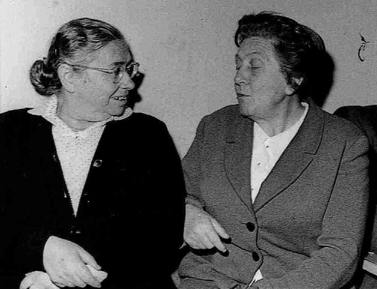 Yocheved Bat-Rachel (on right) and Lilya Basevits, the editors of the compilation. (Photo: Yad Tabenkin Archive)