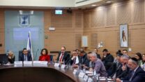 הדיון הוועדה לצמצום פערים חברתיים בפריפריה בנושא סלי המזון לפסח (צילום: דוברות הכנסת – נועם מושקוביץ)
