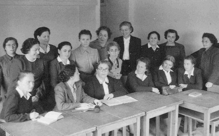The Ninth Conference of the Secretariat of the Women Workers’ Council. Basevits is standing in the back on the left (Photo: Yad Tabenkin Archive)