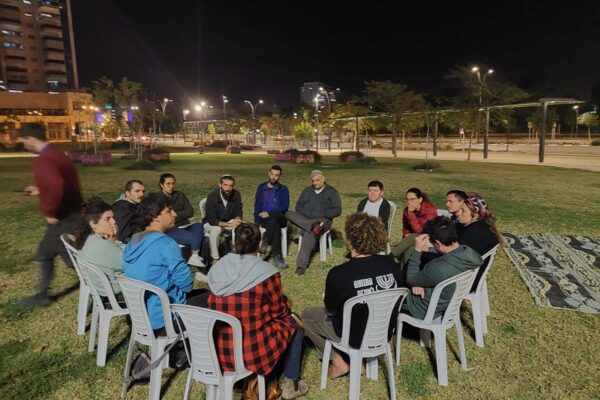 מעגל שיח באירוע "מפגשים בשולי ההפגנות" (צילום: אליעד אברקי)