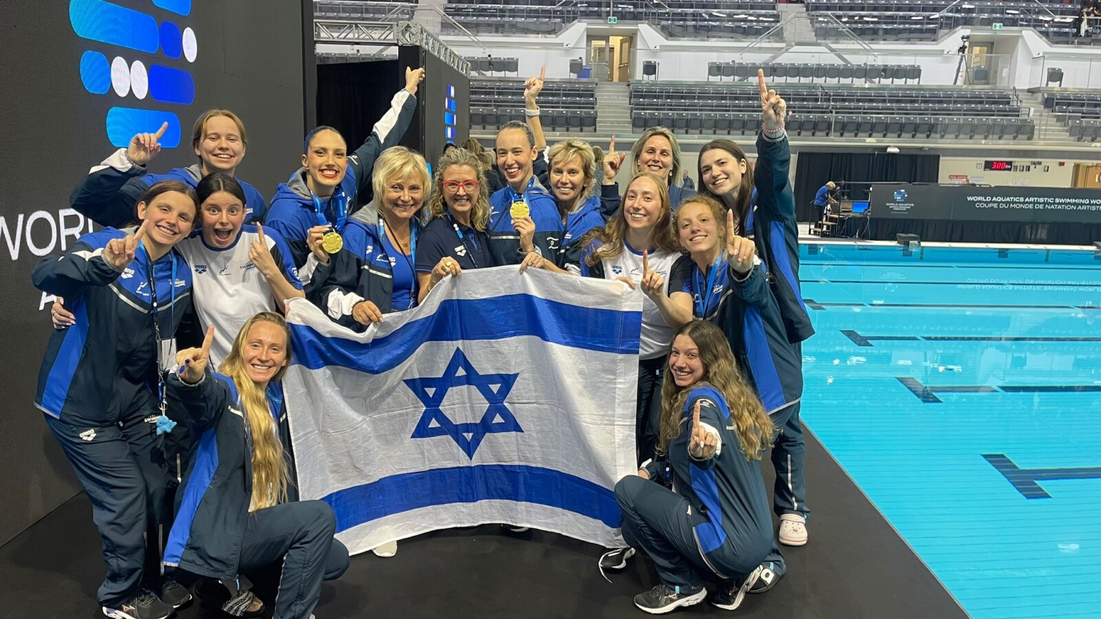 נבחרת ישראל בשחייה אמנותית בגביע העולם בקנדה (צילום: איגוד השחייה בישראל)