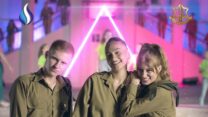 מימין: אלה לי להב, אגם בוחבוט, אור עמרמי (צילום: חידת ההסרטה של חיל החינוך והנוער, ענף תרבות וכלים חינוכיים)