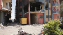הרס בבניין מגורים בח'רטום, בירת סודאן (צילום: AP Photo/Marwan Ali)
