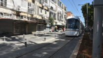 נסיעת מבחן של הרכבת הקלה בשדרות ירושלים ביפו (צילום: הדס יום טוב)