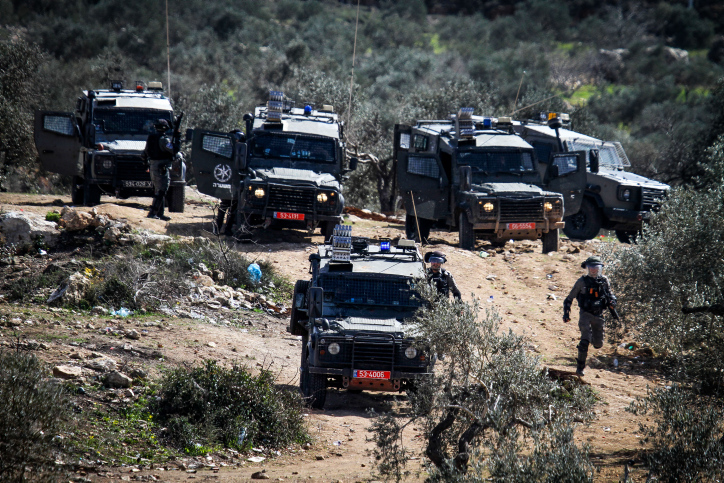 כוחות הביטחון במהלך העמותים סביב פינוי המאחז אביתר (צילום ארכיון: נאסר אישתיה/פלאש90)