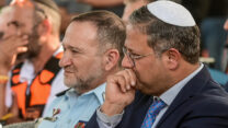 השר בן גביר ומפכ"ל המשטרה שבתאי (צילום: אבשלום ששוני, פלאש90)
