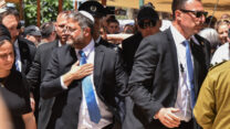השר לביטחון לאומי, איתמר בן גביר, מגיע לטקס יום הזיכרון בבית העלמין הצבאי בבאר שבע (צילום: דודו גרינספן, פלאש 90)