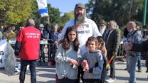 משפחת כהן ממושב נטועה (צילום ארכיון: מאיה רונן)