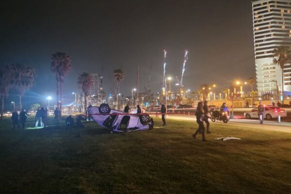 הרכב שבו נסע המחבל בפיגוע הדריסה בתל אביב (צילום: דוברות המשטרה)