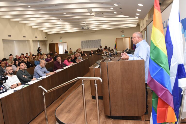 Histadrut chairman Arnon Bar-David at the first LGBTQ+ conference at the Histadrut. (Photo: Histadrut spokesperson)