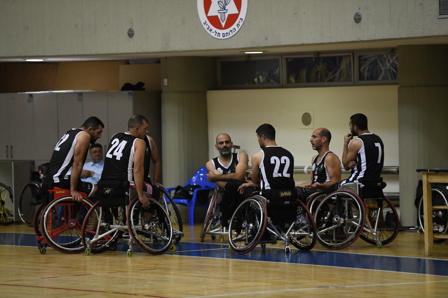 קבוצת מג'ד אל-כרום בכדורסל בכיסאות גלגלים (צילום: עלמא מכנס קז)