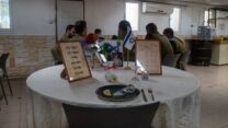 "שולחן לנופל" מוצב בחדר האוכל של אוגדה 91 (צילום: דובר צה"ל)