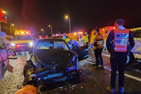 זירת תאונת הדרכים במחלף ענבה (צילום: דוברות איחוד הצלה)