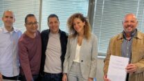 מעמד חתימת ההסכם ב"מקום בלב" (צילום: דוברות ההסתדרות)