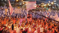 מפגינים בתל אביב נגד הרפורמה המשפטית (צילום: בן כהן)