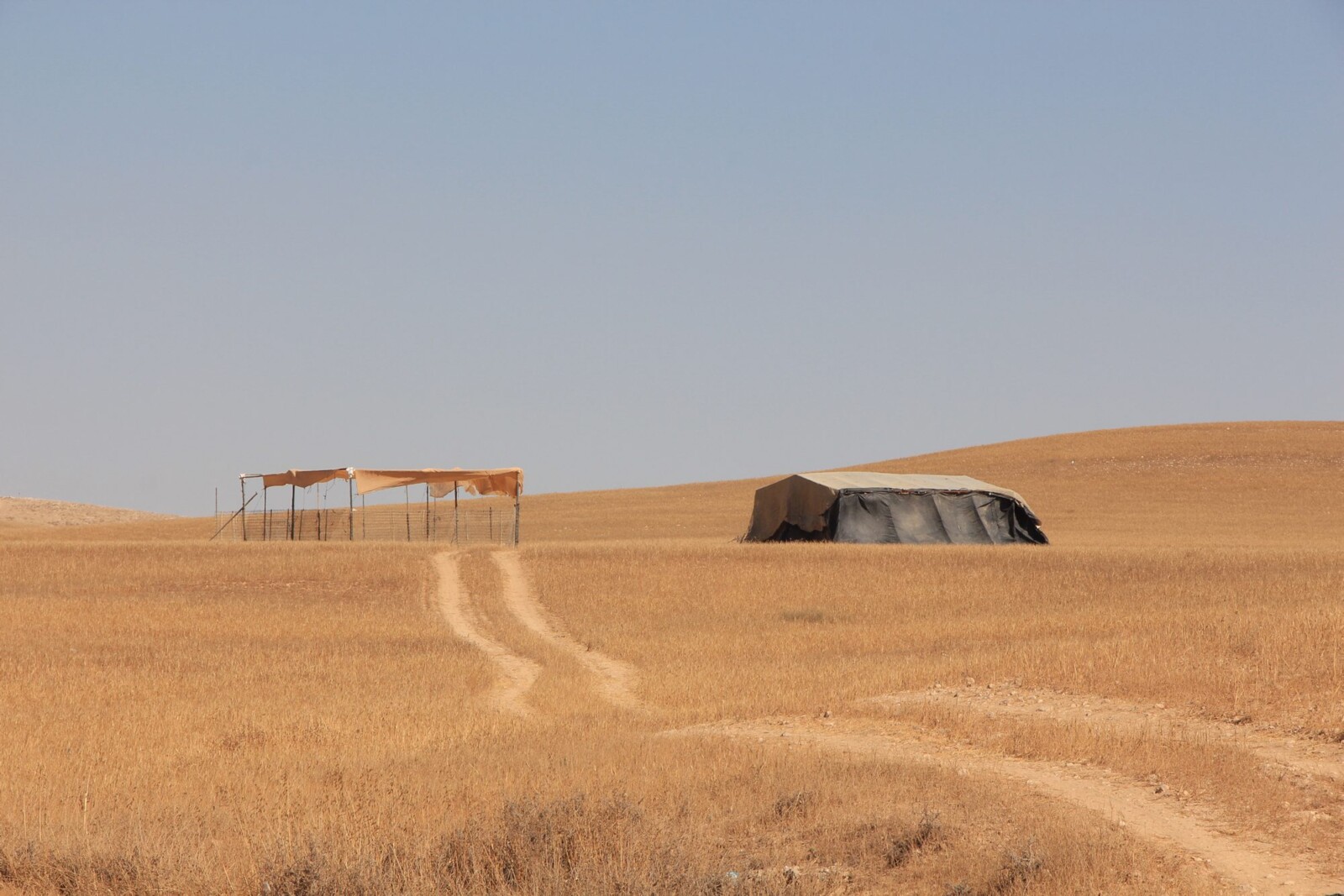خيمة وسقيفة وسبيل، قرية الدهانية، 2019 (تصوير: ميخال إجور)