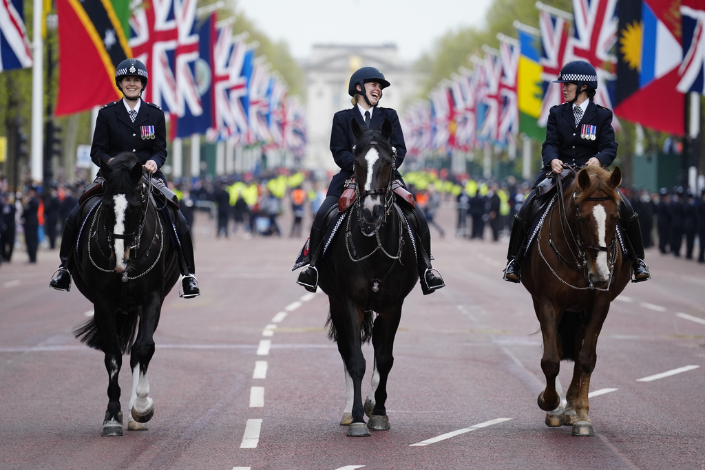 סוסים בתהלוכה לקראת הכתרתו הרשמית של המלך צ'רלס השלישי למלך בריטניה (AP Photo/Jon Super, Pool)