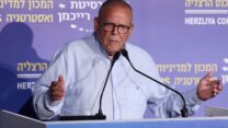 יו״ר ההסתדרות ארנון בר-דוד בכנס הרצליה (צילום: גלעד קוולרצ׳יק)