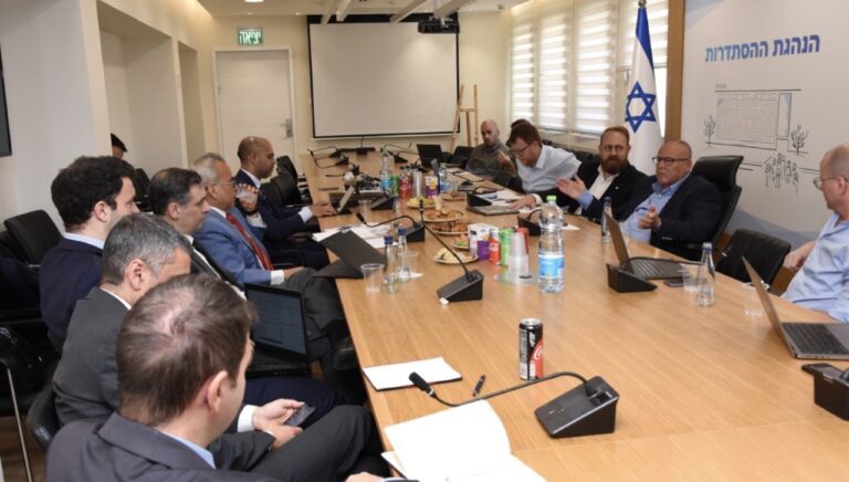 Histadrut representatives meeting with the IMF delegation visiting Israel. (Photo: Histadrut spokesperson)