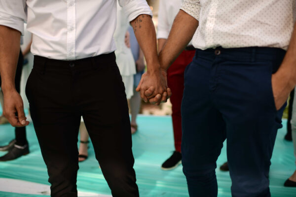 זוג חד מיני (צילום אילוסטרציה: תומר נויברג/ פלאש90)