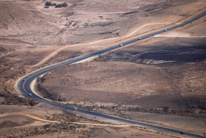 כביש 40 באזור מצפה רמון (צילום: יוסי אלוני/פלאש90)