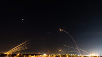 יירוטים של כיפת ברזל לטילים שנורים מעזה, 10 למאי 2023 (צילום: יונתן זינדל  פלאש 90)