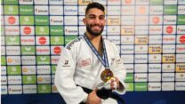 טוהר בוטבול עם מדליית הזהב בגרנד פרי אוסטריה (צילום: איגוד הג'ודו בישראל)