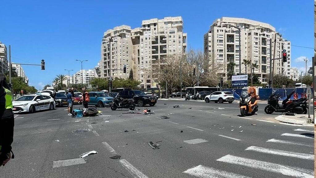 זירת התאונה בתל אביב (צילום: דוברות איחוד הצלה)