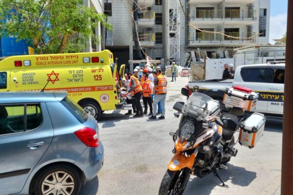 זירת תאונת העבודה באשדוד (צילום: איחוד הצלה)