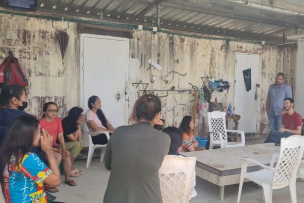 מפגש טיפולי לעובדים תאילנדים במועצה האזורית אשכול בעקבות המצב הבטחוני (צילום: דוברות אשכול)