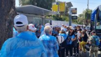 גמלאים מפגינים מול משרד האוצר בירושלים (צילום: הדס יום טוב)