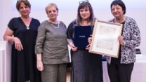 מימין: נשיאת האוניברסיטה הפתוחה, פרופ' מימי איזנשטרט, זויה צ'רקסקי, נגידת האוניברסיטה ונשיאת בית המשפט העליון בדימוס דורית בייניש, חברת סגל בכיר במחלקה לספרות ללשון ולאמנויות באוניברסיטה ד״ר חוה אלדובי ((צילום: עודד קרני)
